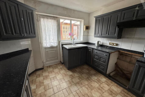 7 crossfield Road kitchen