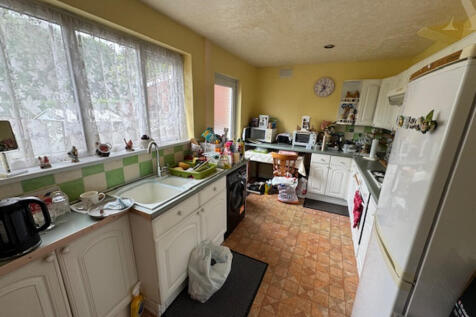 327 Cotterills Lane Kitchen