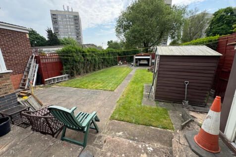 327 Cotterills Lane garden