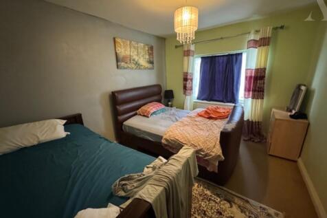 7 Azalea bedroom 3