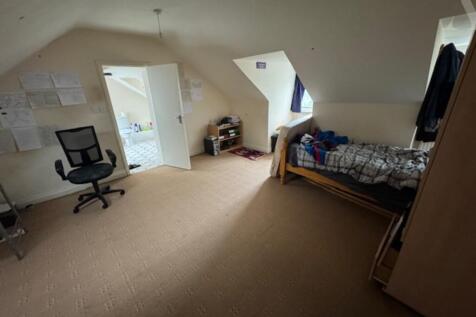 7 Azalea Loft Room