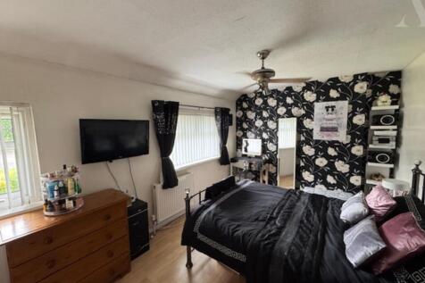 4 Wallbank Road Bedroom 1