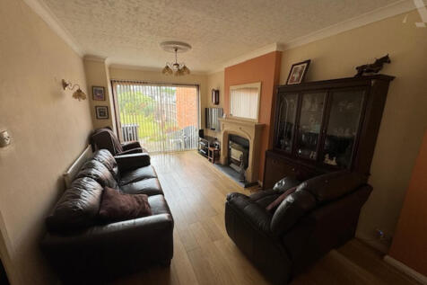 54 Millington Road Lounge. 2