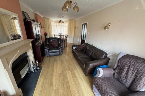 54 Millington Road Lounge. 3