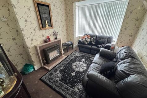 13 Monk Road reception Room 1