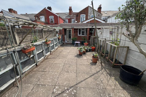 13 Monk Road garden 2