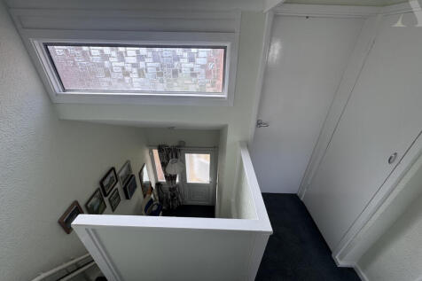 3 Gaydon Road ~landing