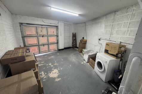 3 Gaydon Road ~Garage