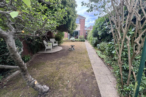 3 Gaydon Road ~garden 2