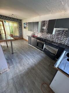 78 Cheltenham Drive Kitchen Diner x 2