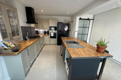 383 Clay Lane Kitchen