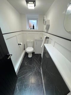 383 Clay Lane Guest wc
