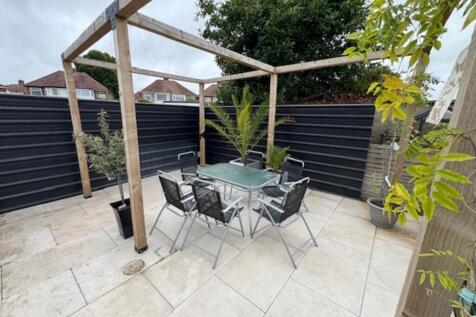 383 Clay Lane Pergola 2