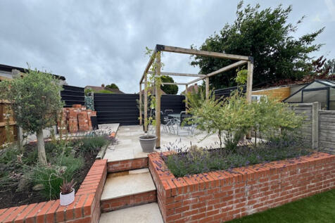 383 Clay Lane Pergola
