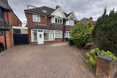 62 Sandhurst Avenue - frontage