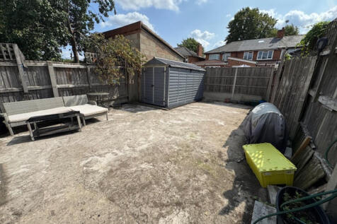 32 Ward Close Garden x 2