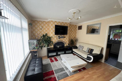 85 Crossfield Road Lounge