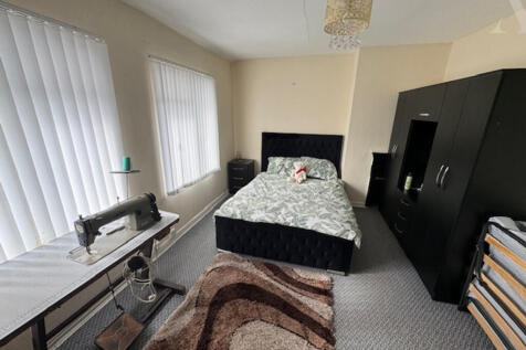 85 Crossfield Road Bedroom 1