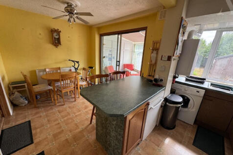5 Ronald Grove Kitchen Diner