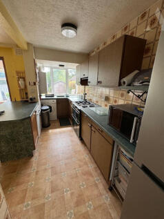 5 Ronald Grove Kitchen