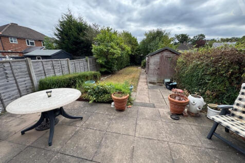 5 Ronald Grove garden