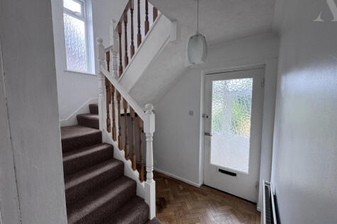17 Tanhouse Farm Road Hallway
