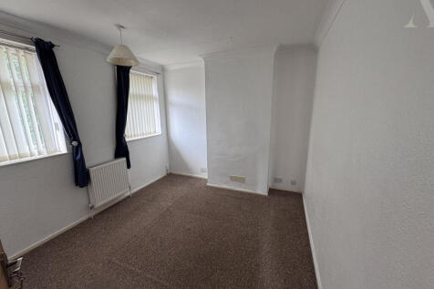 17 Tanhouse Farm Road Bedroom 1