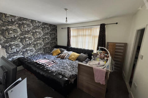 21 Moathouse Road Bedroom 1