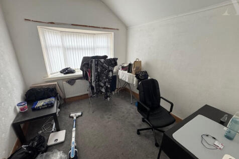 27 College Road Bedroom 3.jpeg