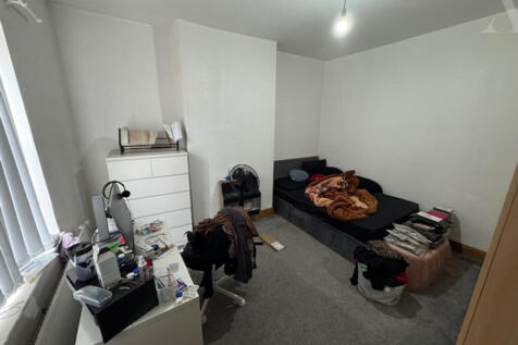 27 College Road Bedroom 2.jpeg