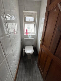 27 College Road wc.jpeg