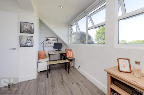 4&#64;81 mayfield rd-3943