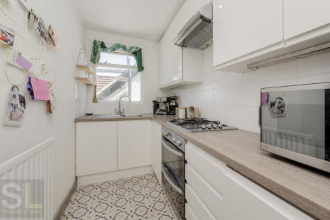 4&#64;81 mayfield rd-3947