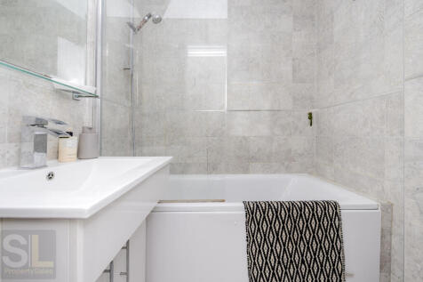 4&#64;81 mayfield rd-3957