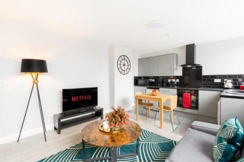 3x One-Bedroom self-contained flat to rent  on Ha