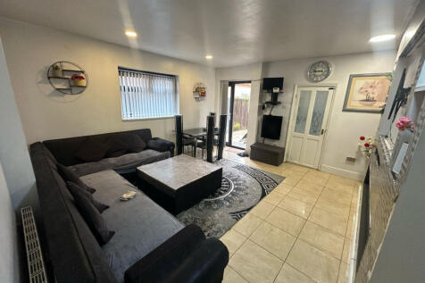 5 bedroom property available to let