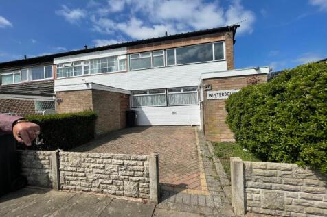 Newly refurbished 3-Bedroom House To Let B14