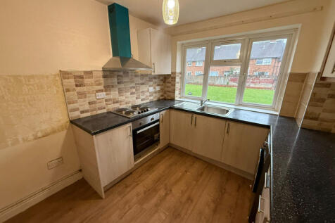 3 bed flat to rent Shawbury Grove, Birmingham B12