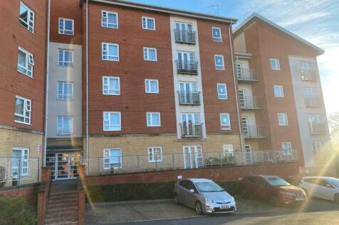 2 Bedroom Apartment Available now TO LET