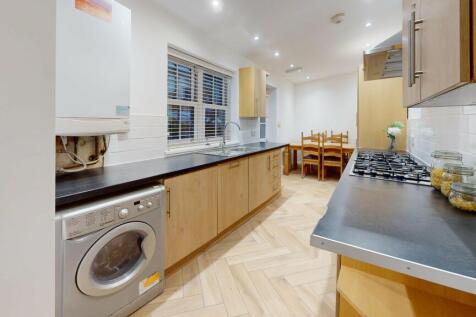 Q2FTwTQXXk3-Kitchen