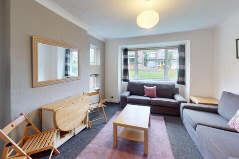 11-Ferens-Close-Livi