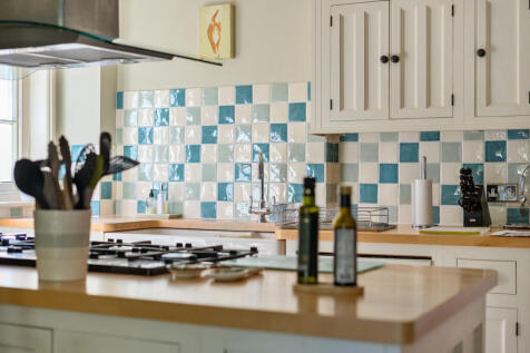 1361948-32-68e3c4...