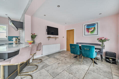 1368780-7-68f125c...