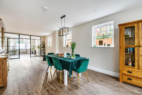 1361949-12-68ffa0...