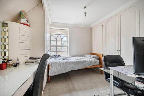 1374670-16-690e22...