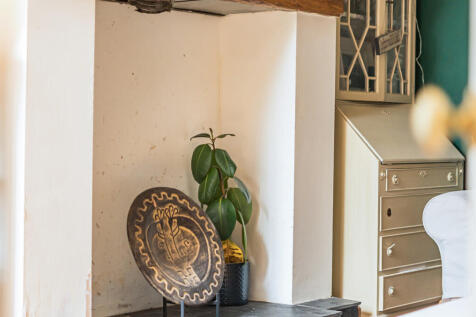 1374383-4-690b620...