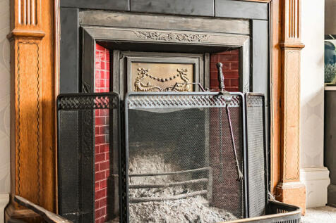 1374383-3-690b61f...