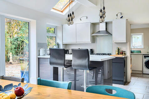 1374383-17-690b62...