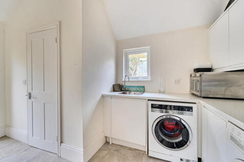 1374383-20-690b63...