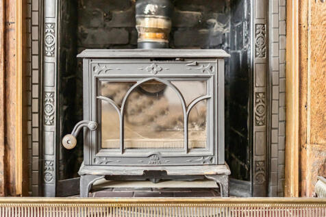 1374383-9-690b626...